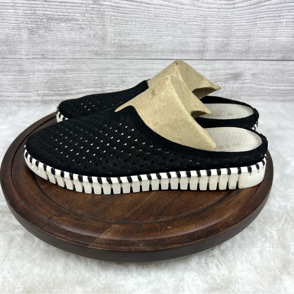 Ilse Jacobson Tulip Laser Cut Mule Black &White
Women's Sneakers Size EU 42 - Picture 5 of 11